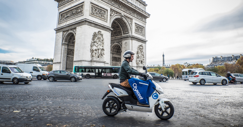 Des scooters électriques en libre-service à Paris