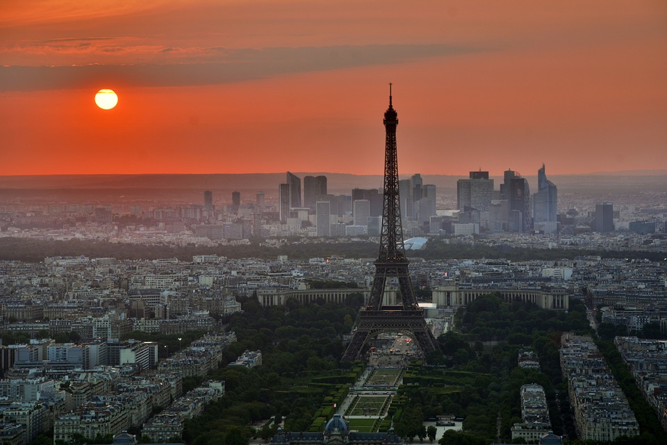 Paris : Pixabay, image libre de droits.