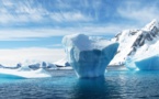 Javier Bardem plonge en sous-marin dans l'Antarctique avec Greenpeace