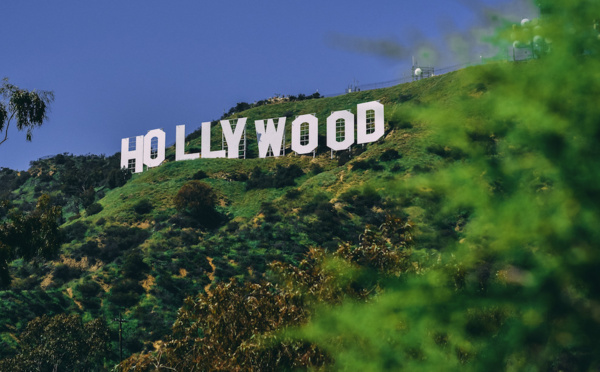 Grève à Hollywood : acteurs et scénaristes affrontent studios et producteurs