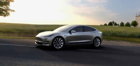 Tesla s’attaque au grand public avec son nouveau modèle