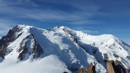En haut du Mont-Blanc, Emmanuel Macron parle réchauffement climatique
