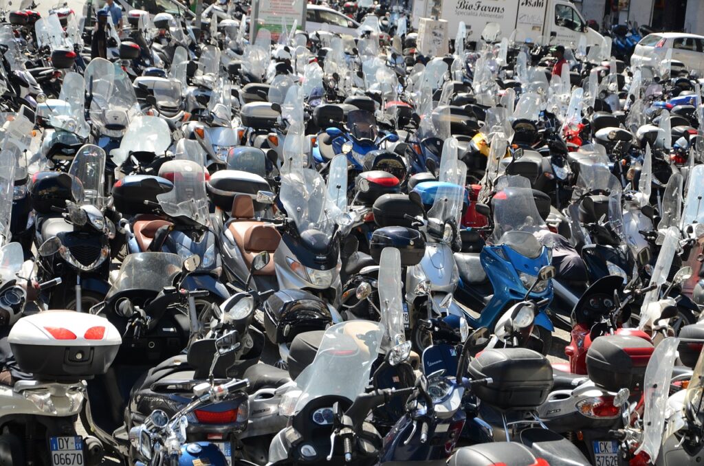 Les scooters électriques se multiplient, mais restent très chers