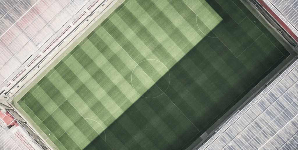 Ligue privée de foot promue par les plus grands clubs : l’UEFA contre-attaque