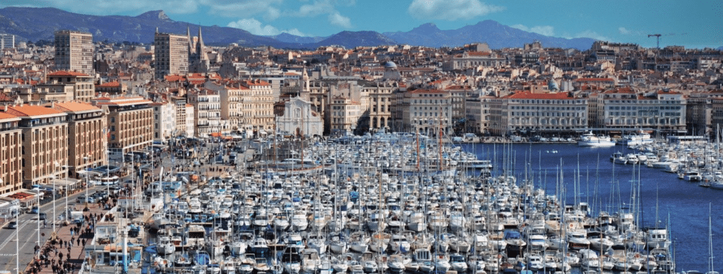 Vigilance rouge intempéries à Marseille : écoles fermées et déplacements limités