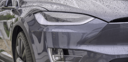 Semi-conducteur ou non, Tesla enregistre des bénéfices records