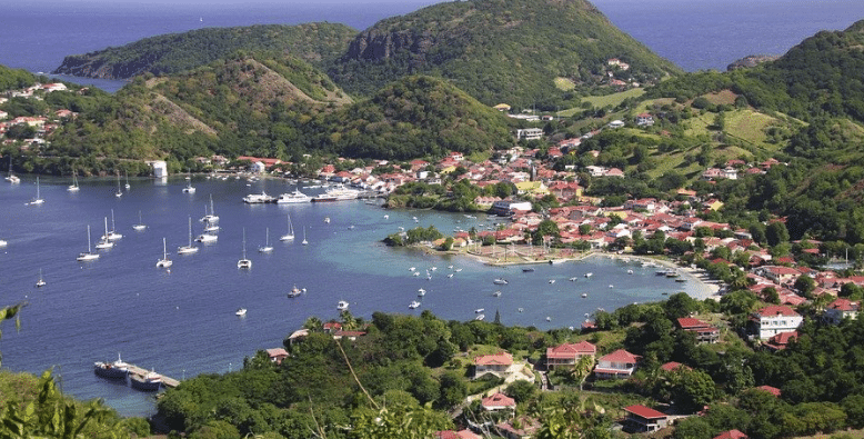 En Guadeloupe, le gouvernement promet aux soignants des vaccins non ARN messager