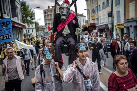 Les Amis de la Terre demandent à la France de s’engager contre « cette course folle aux hydrocarbures non conventionnels »