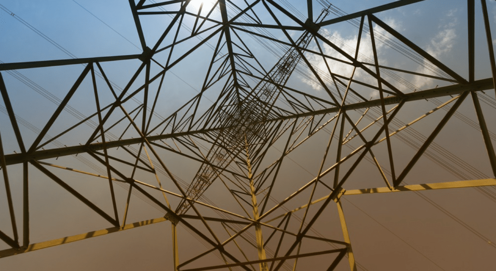 Face aux craintes de coupures, l’Ukraine raccordée au réseau électrique européen