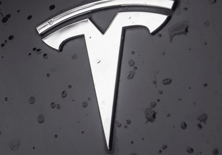 Tesla inaugure son usine européenne géante en Allemagne