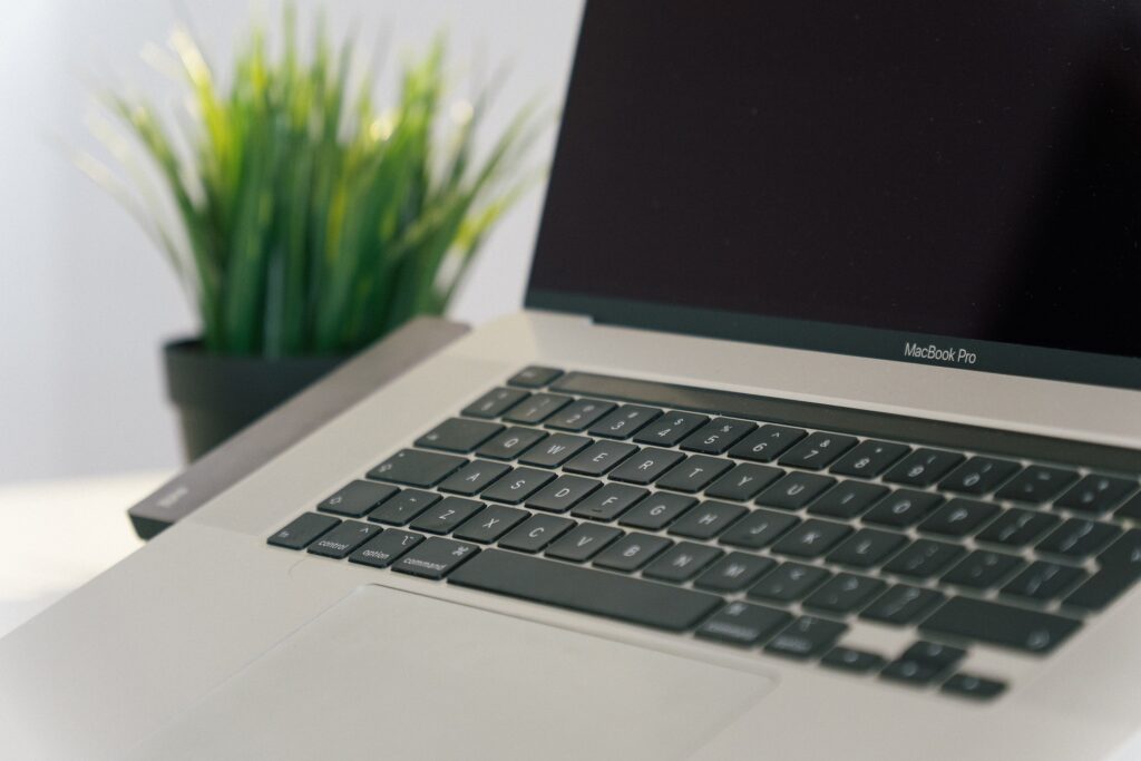 Télétravail pour tous : levée de bouclier des syndicats de la fonction publique