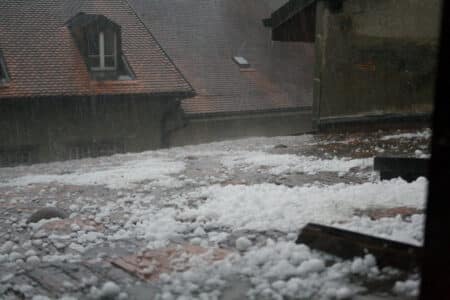 Grêle, importants dégâts matériels et quelques blessés