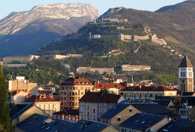 Grenoble se débarrasse des publicités urbaines