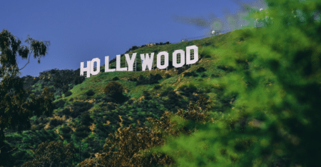 Grève à Hollywood : acteurs et scénaristes affrontent studios et producteurs