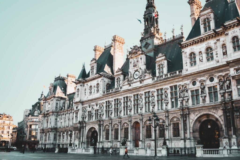 La Ville de Paris enlève à Mahmoud Abbas sa médaille en réaction à sa déclaration sur les juifs