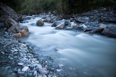 Une rivière belgo-luxembourgeoise fortement polluée