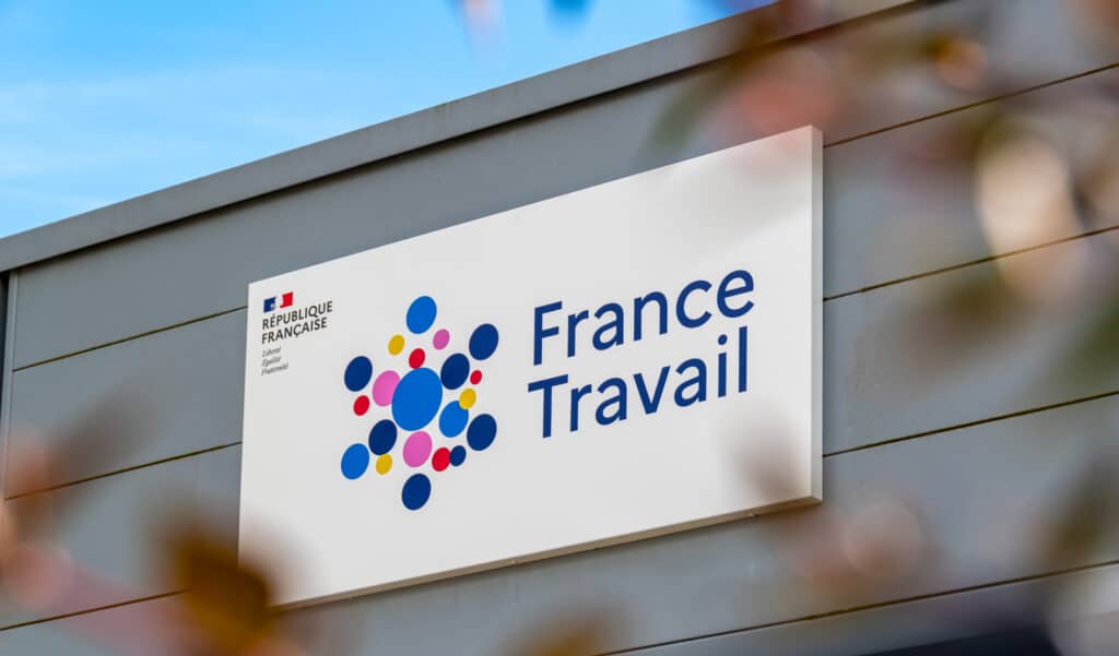 Nouvelle aide de 570 € par mois : qui peut en bénéficier et comment l’obtenir ?