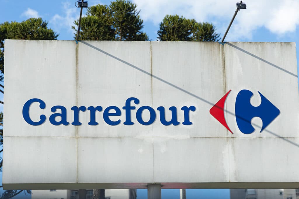 Carrefour renforce sa position avec l'achat de magasins Cora et Match