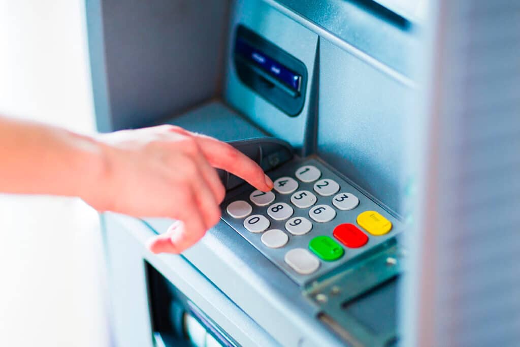 Que faire en cas de retrait sans billets au distributeur automatique ?