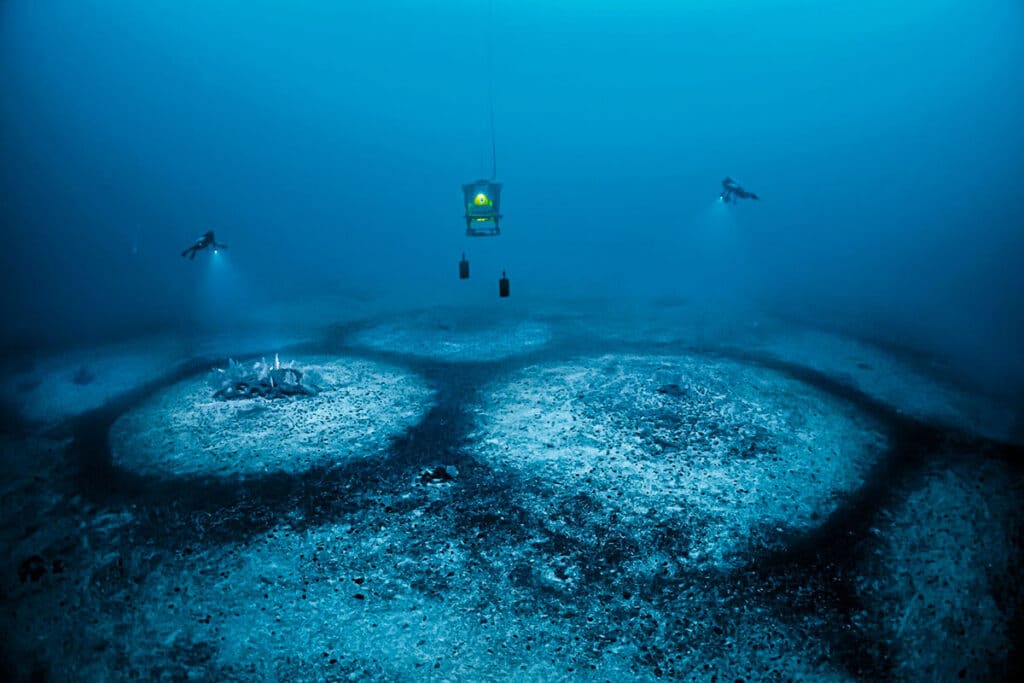 Mystérieux anneaux en Méditerranée : une trouvaille captivante