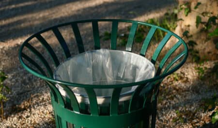 Moins de poubelles, plus de propreté : le pari risqué de Paris choque les riverains