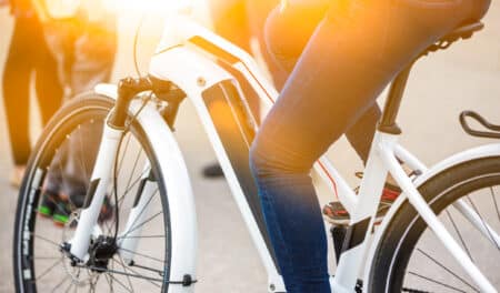 Un vélo électrique… sans batterie ? L’idée folle d’un ingénieur français