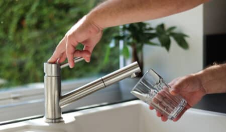 Ce système révolutionnaire transforme l’eau salée en eau potable