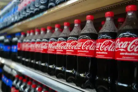 Pour répondre aux nouvelles normes, Coca-Cola et Pepsi changent leurs emballages