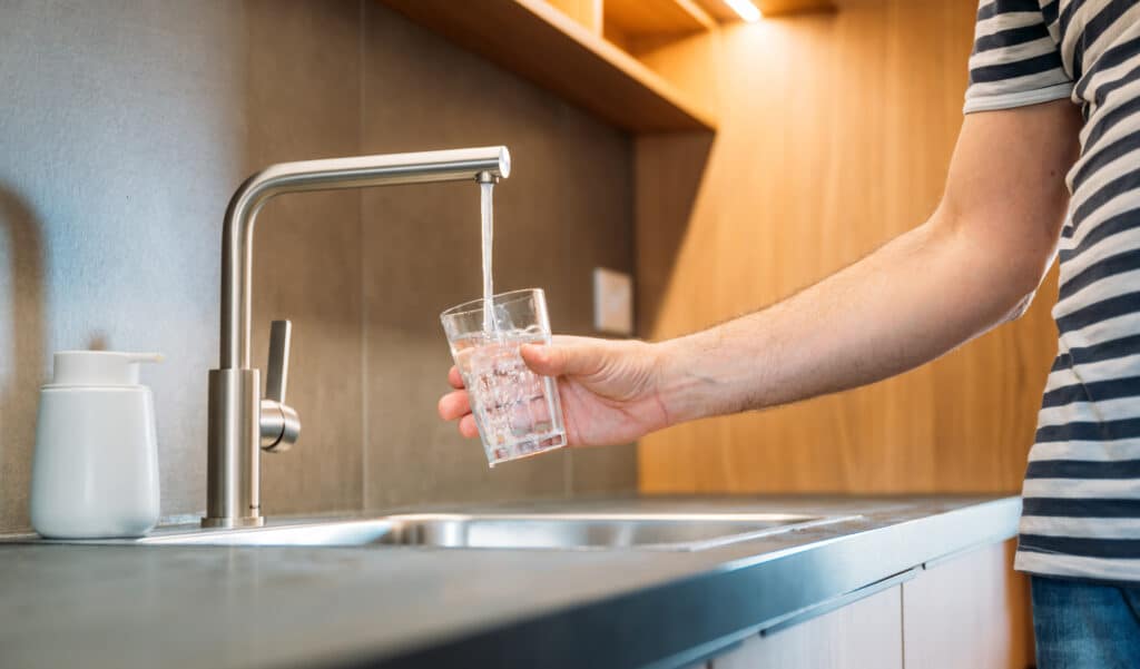 Interdiction de boire l'eau du robinet jusqu'au 31 décembre 2025 : êtes-vous concerné ?