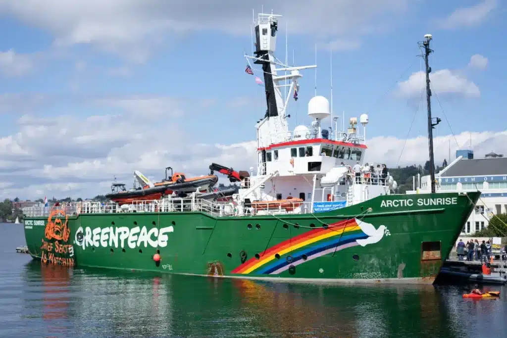 Scandale à l’ONU : Greenpeace écartée du sommet sur les océans, la tension monte