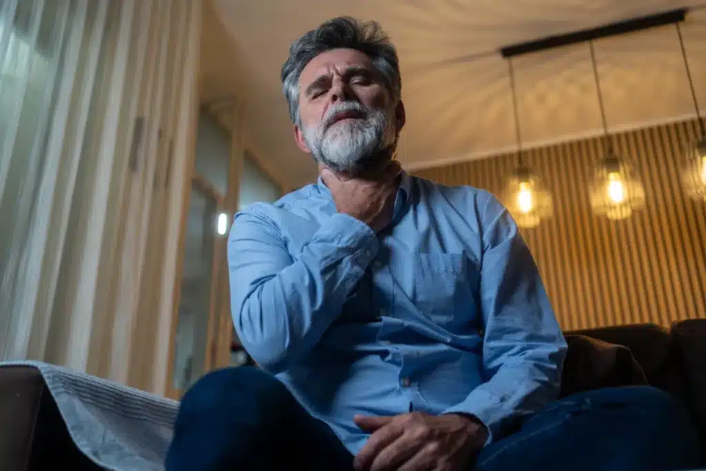 Microplastiques : ce que vous inhalez chez vous est bien pire que ce qu’on vous a dit