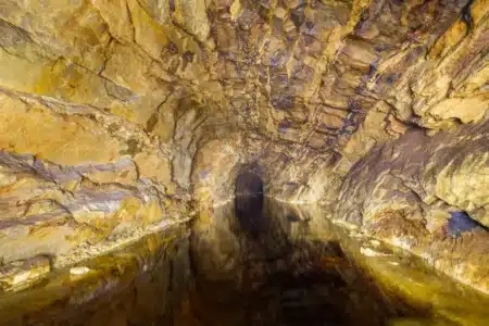 Ils tombent sur un gisement d’or colossal… et ce pays pourrait devenir immensément riche