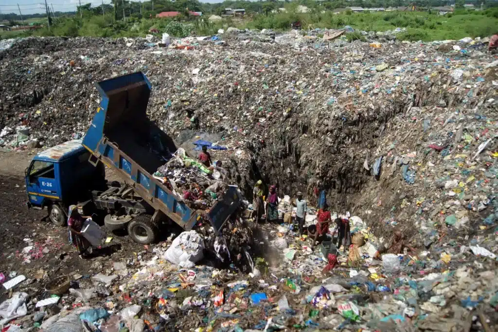 180 pays face à l’urgence : sauver la planète du plastique, mission impossible ?