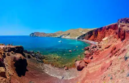Le volcan de Santorin bouge en silence : ce que les habitants craignent le plus