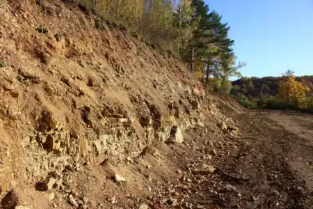 Panique près d’Étretat : un gigantesque éboulement surgit sous les yeux des visiteurs