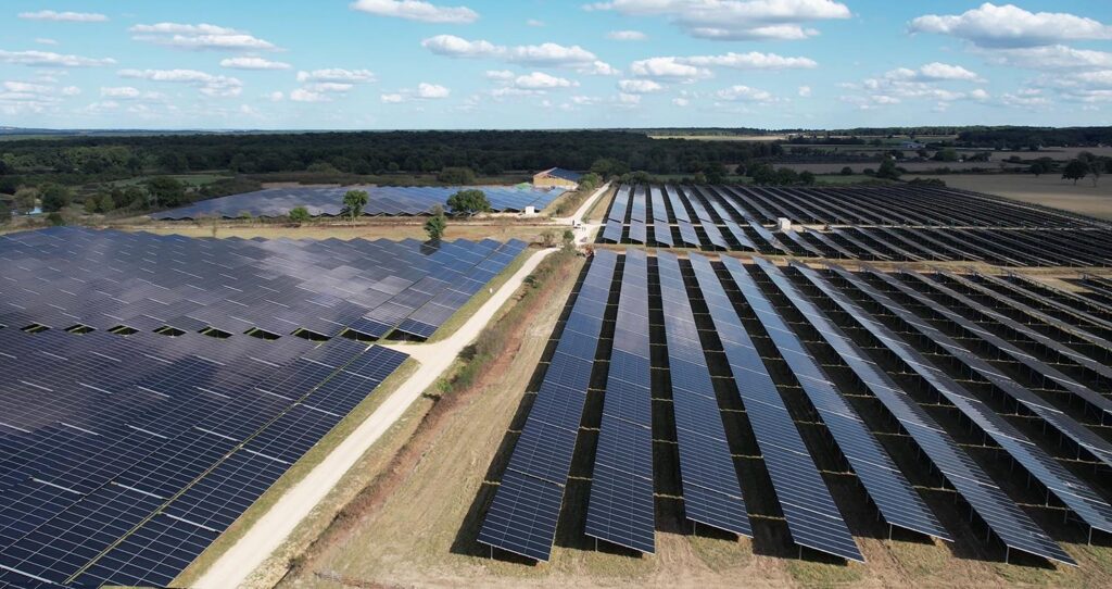 Centrale Photovoltaique Jp Energie Environnement Arpheuilles