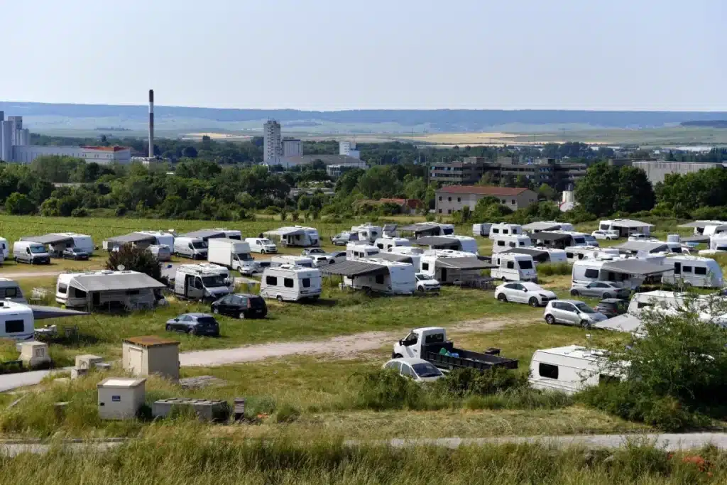 Camps toxiques, terrains pollués : ce que subissent en silence les gens du voyage