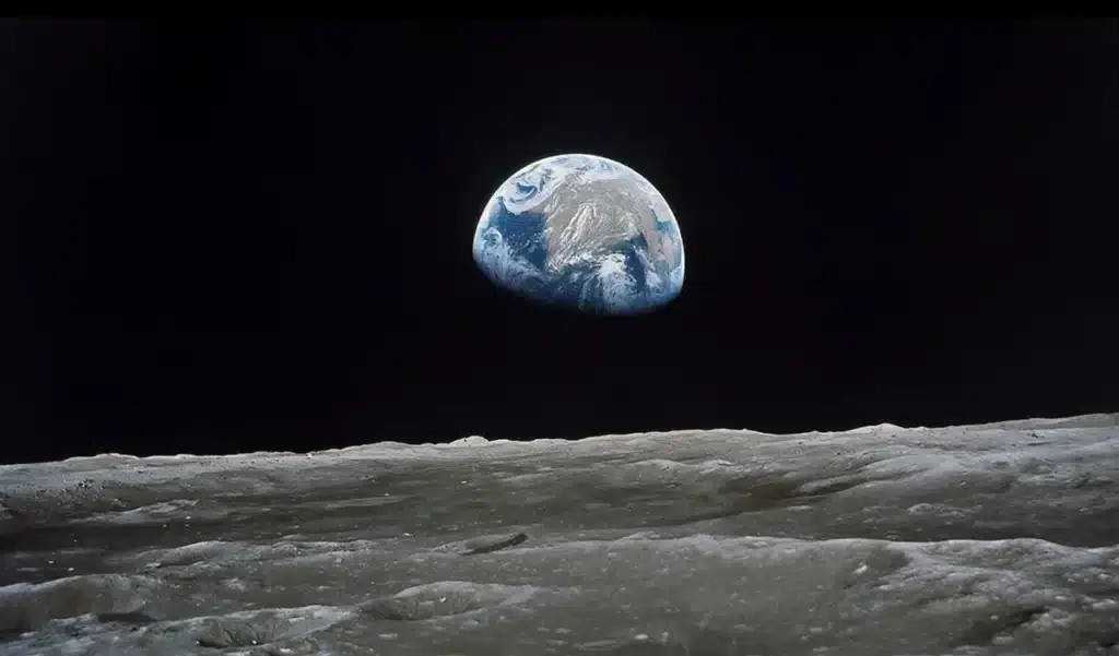 Elle gravite autour de nous depuis 50 ans : la « deuxième lune » que les scientifiques viennent enfin d’identifier