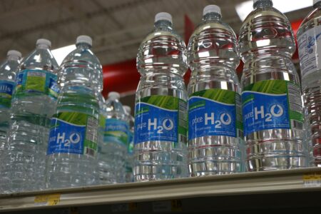 Scandale des eaux minérales : Nestlé Waters face à une plainte record