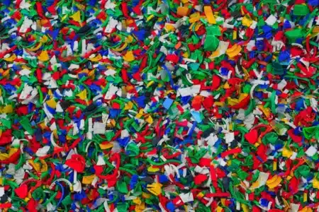 Une « première mondiale » qui dérange : cette torche à plasma pourrait bouleverser le recyclage du plastique