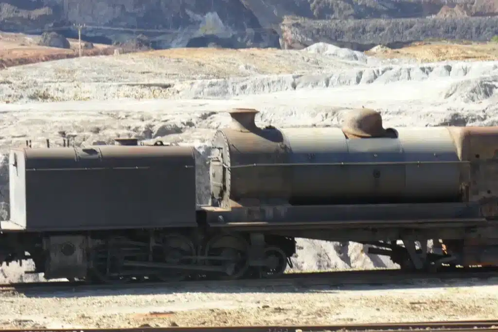 On croyait tout savoir… l’Arabie saoudite révèle un trésor minéral colossal et stratégique