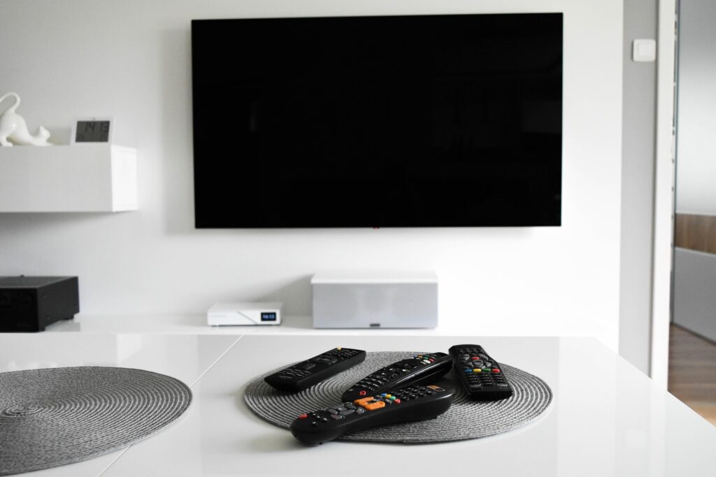 Tv Set 4308538 1920