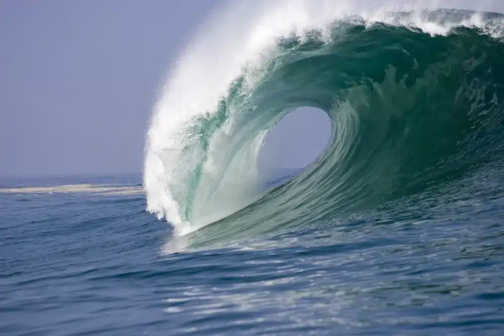 Depuis l’espace, des satellites observent une tempête capable de créer des vagues monstrueuses