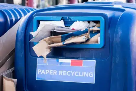 Royaume-Uni : un simple carton mal trié lui coûte 700 €, l’amende qui choque