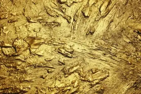 Les géologues viennent de confirmer le plus riche gisement d'or au monde : 83 milliards de dollars enfouis là où personne ne cherchait