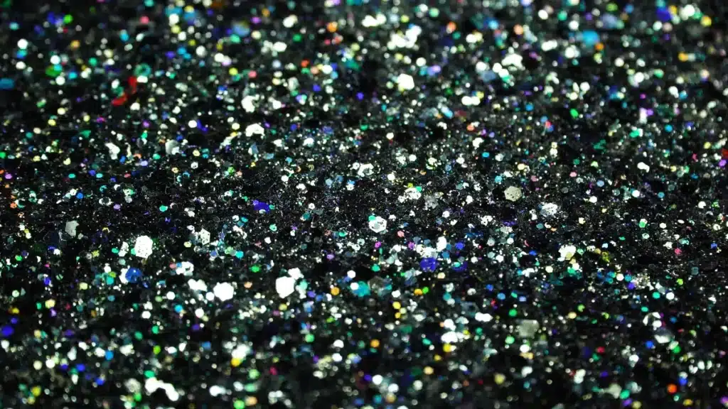 Microplastiques : peut-on encore utiliser les paillettes sans risque ?