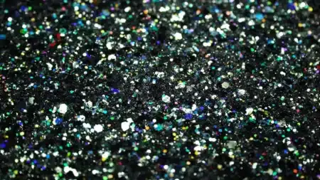 Microplastiques : peut-on encore utiliser les paillettes sans risque ?