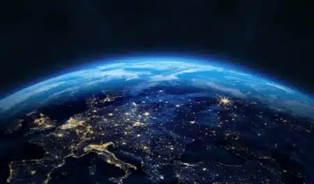 Des chercheurs de Yale et de la NASA découvrent que la Terre « clignote » chaque nuit : les relevés satellites révèlent une pulsation globale que personne n'avait vue