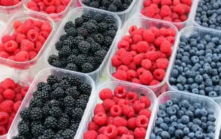 Oubliez le trempage au vinaigre : des chercheurs créent un produit qui retire plus de 90 % des pesticides