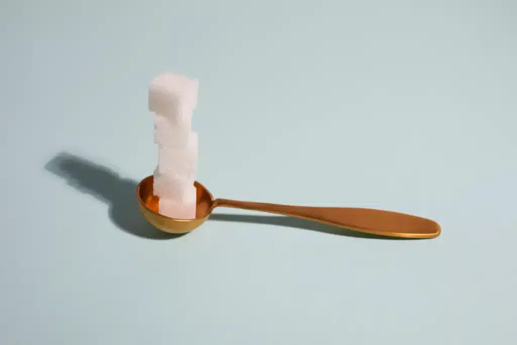 Les scientifiques français le confirment : sans sucre, votre cerveau efface vos souvenirs, et la sensation de faim joue un rôle que personne ne soupçonnait